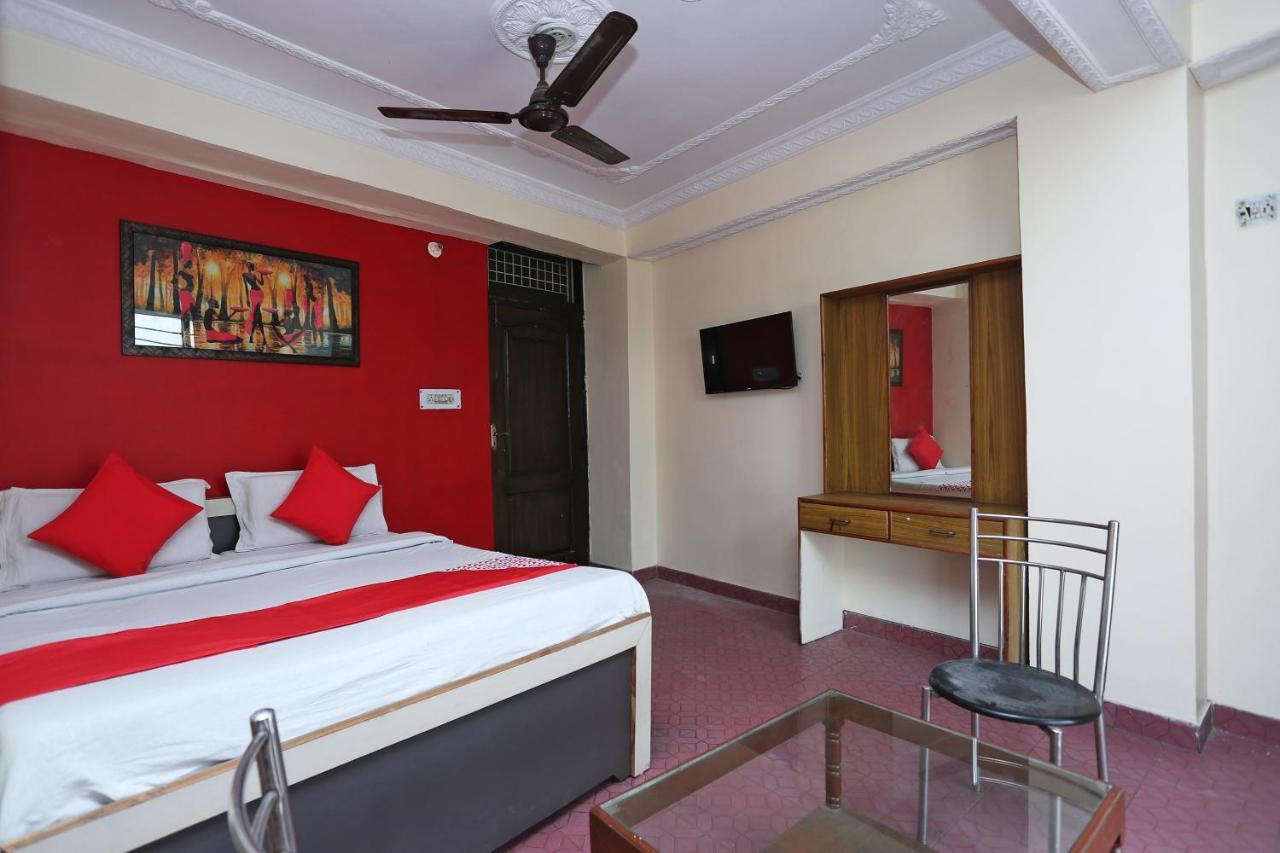 Oyo 39830 Hotel Esquire Meerut Exterior photo